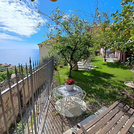 Florinda Lemon'S Suite Cervo Kültér fotó