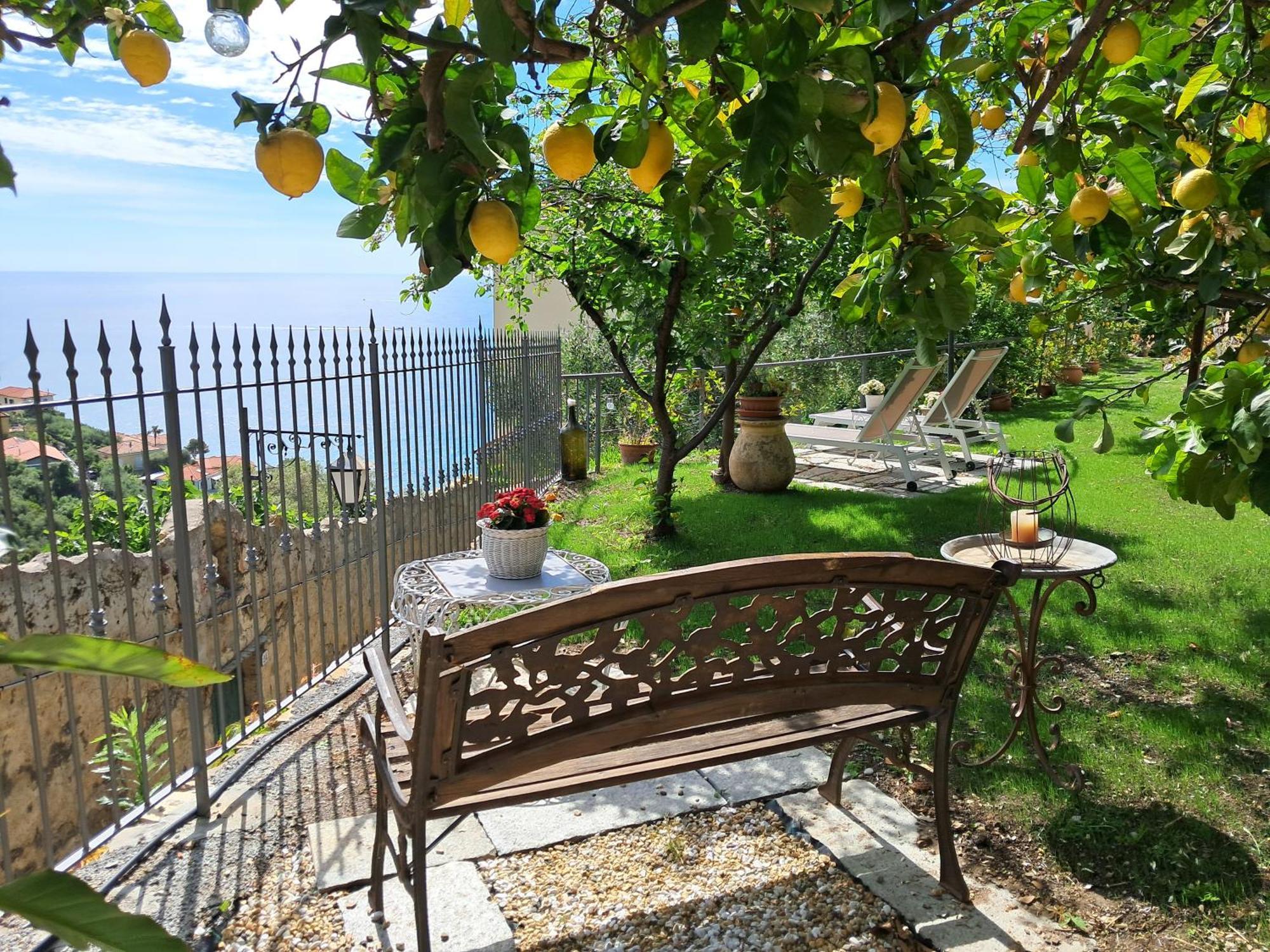 Florinda Lemon'S Suite Cervo Kültér fotó